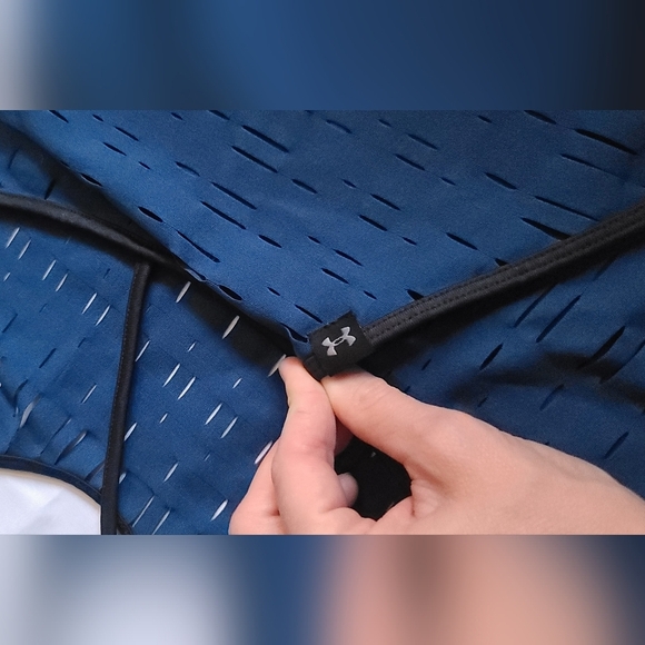 Under Armour  - Med. Blue Tank - Picture 6 of 12